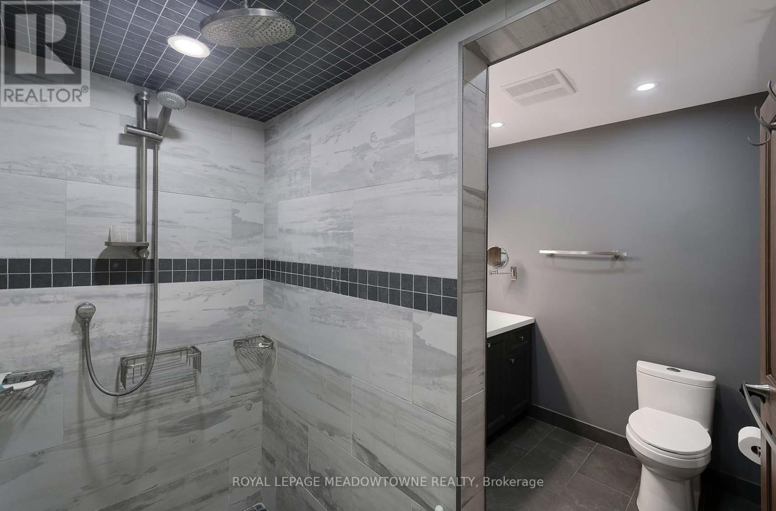 307 Queen Street S, Mississauga, Ontario  L5M 1L9 - Photo 16 - W12425587