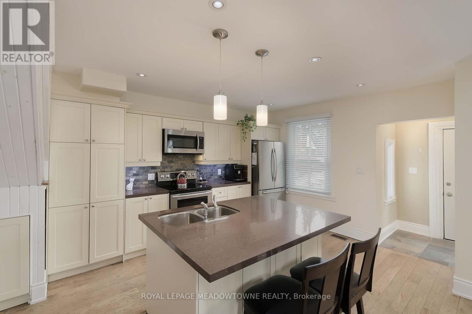 307 Queen Street S, Mississauga, Ontario  L5M 1L9 - Photo 24 - W12425587