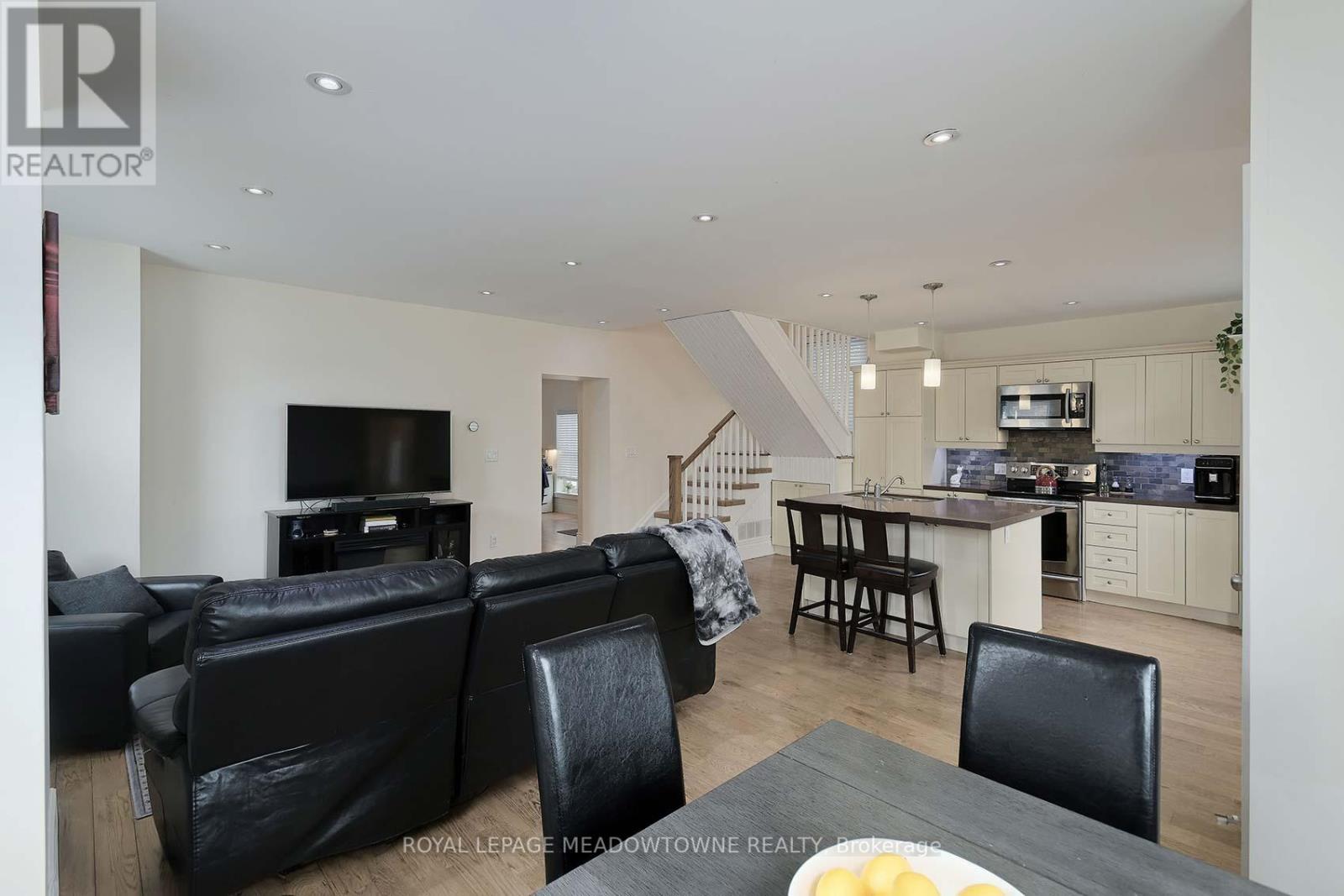 307 Queen Street S, Mississauga, Ontario  L5M 1L9 - Photo 27 - W12425587