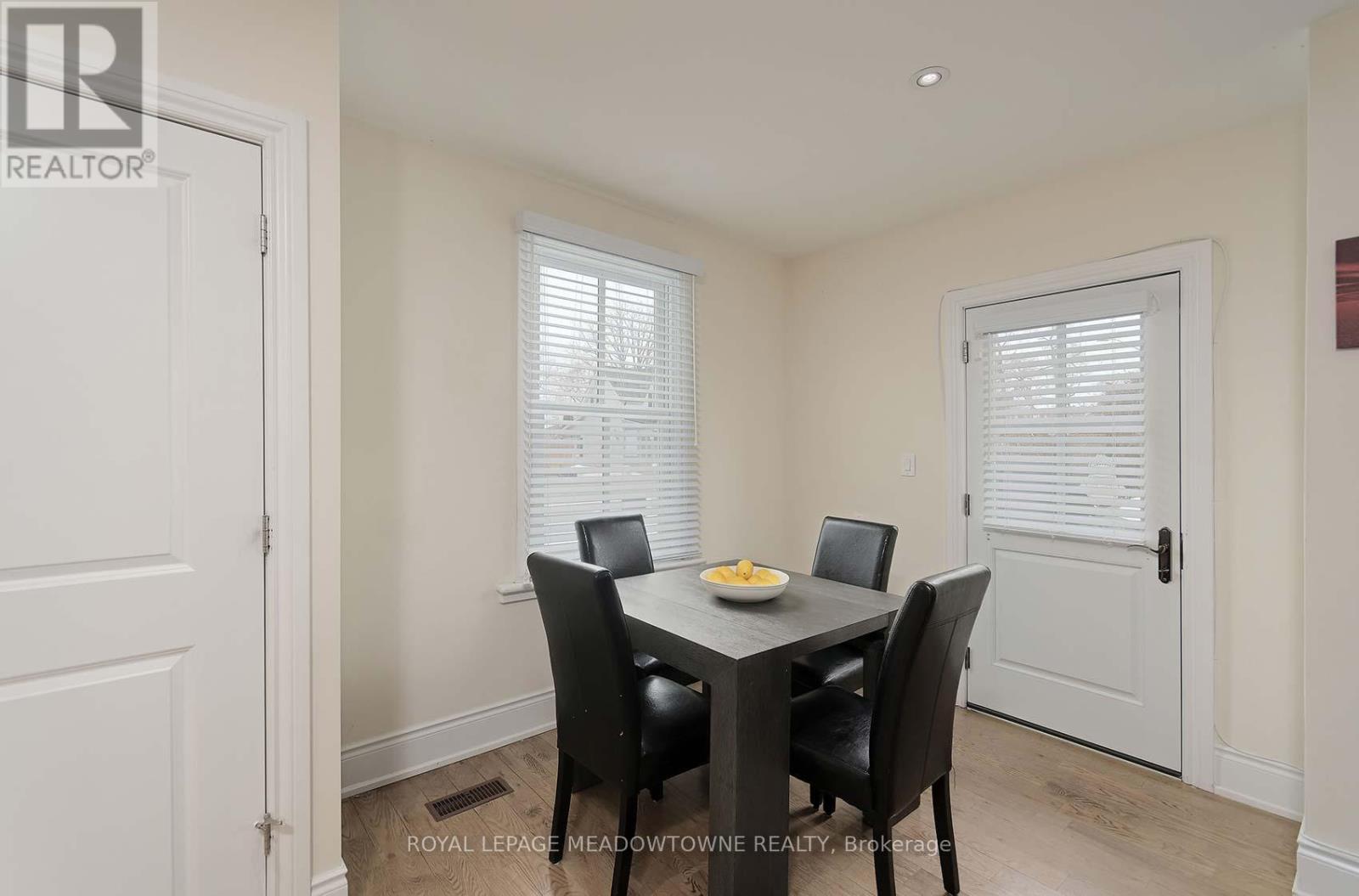 307 Queen Street S, Mississauga, Ontario  L5M 1L9 - Photo 28 - W12425587