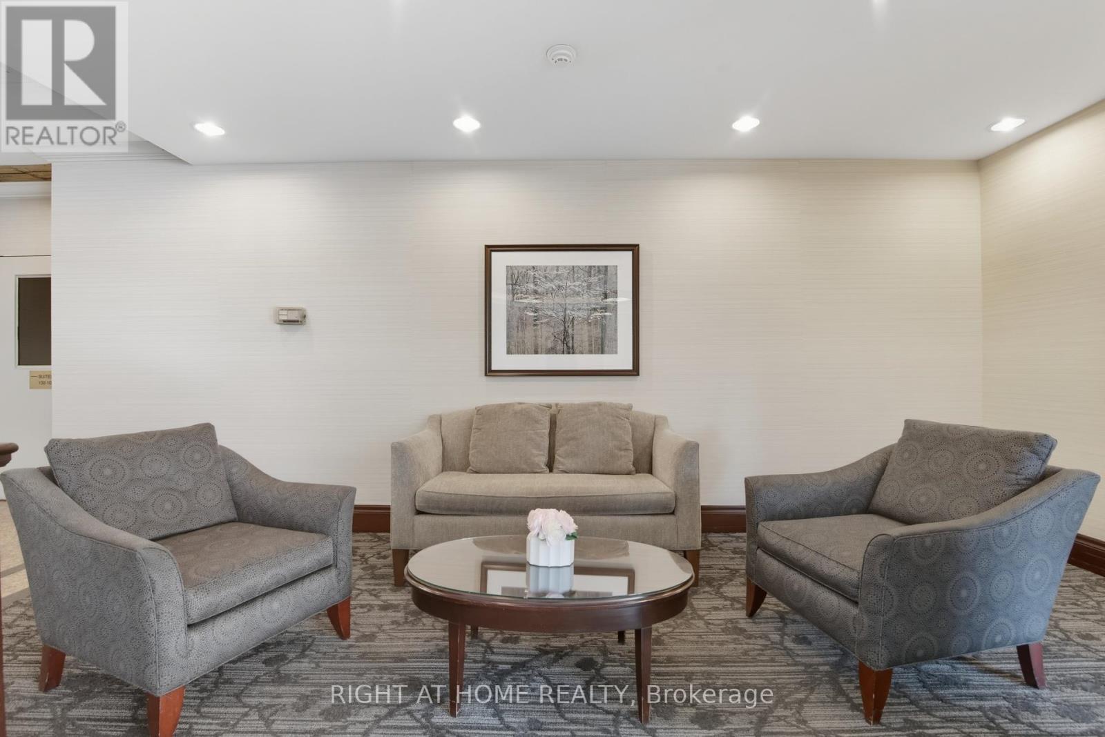 909 - 2155 Burnhamthorpe Road W, Mississauga, Ontario  L5L 5P4 - Photo 2 - W12425592