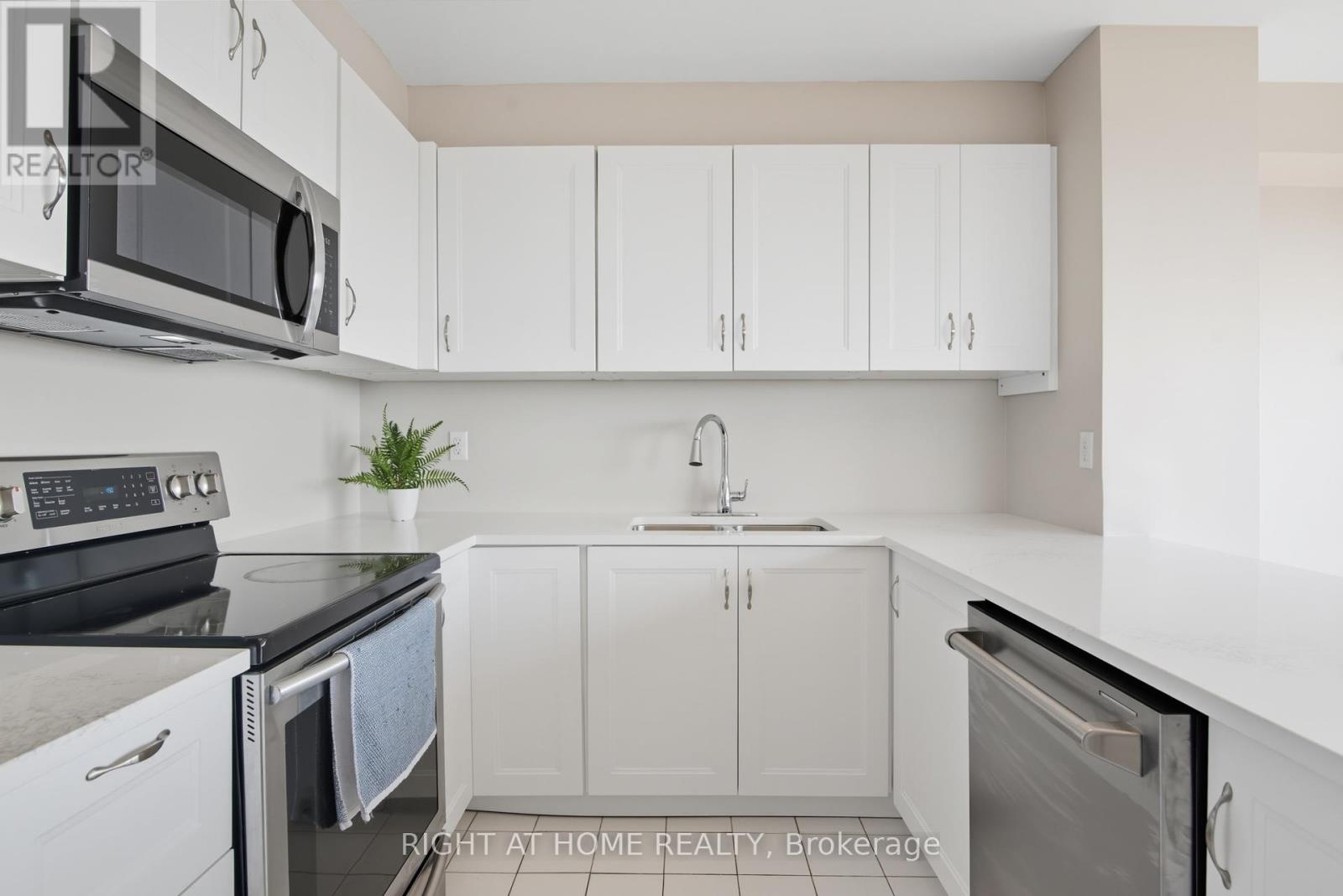 909 - 2155 Burnhamthorpe Road W, Mississauga, Ontario  L5L 5P4 - Photo 26 - W12425592