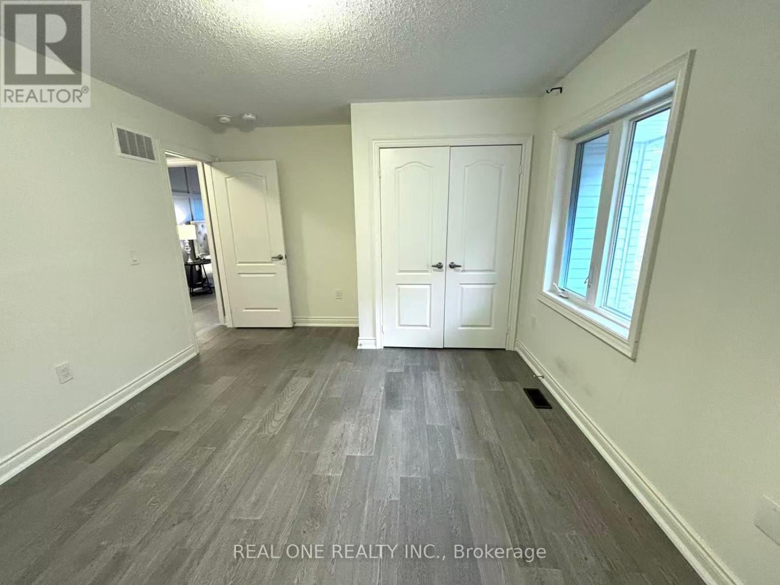 1543 Leger Way, Milton, Ontario  L9E 1H4 - Photo 22 - W12425593