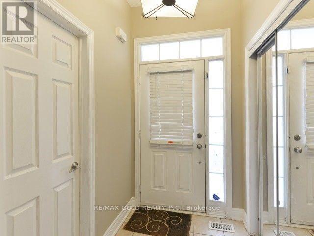 49 Pergola Way, Brampton, Ontario  L6Y 5N1 - Photo 4 - W12425597
