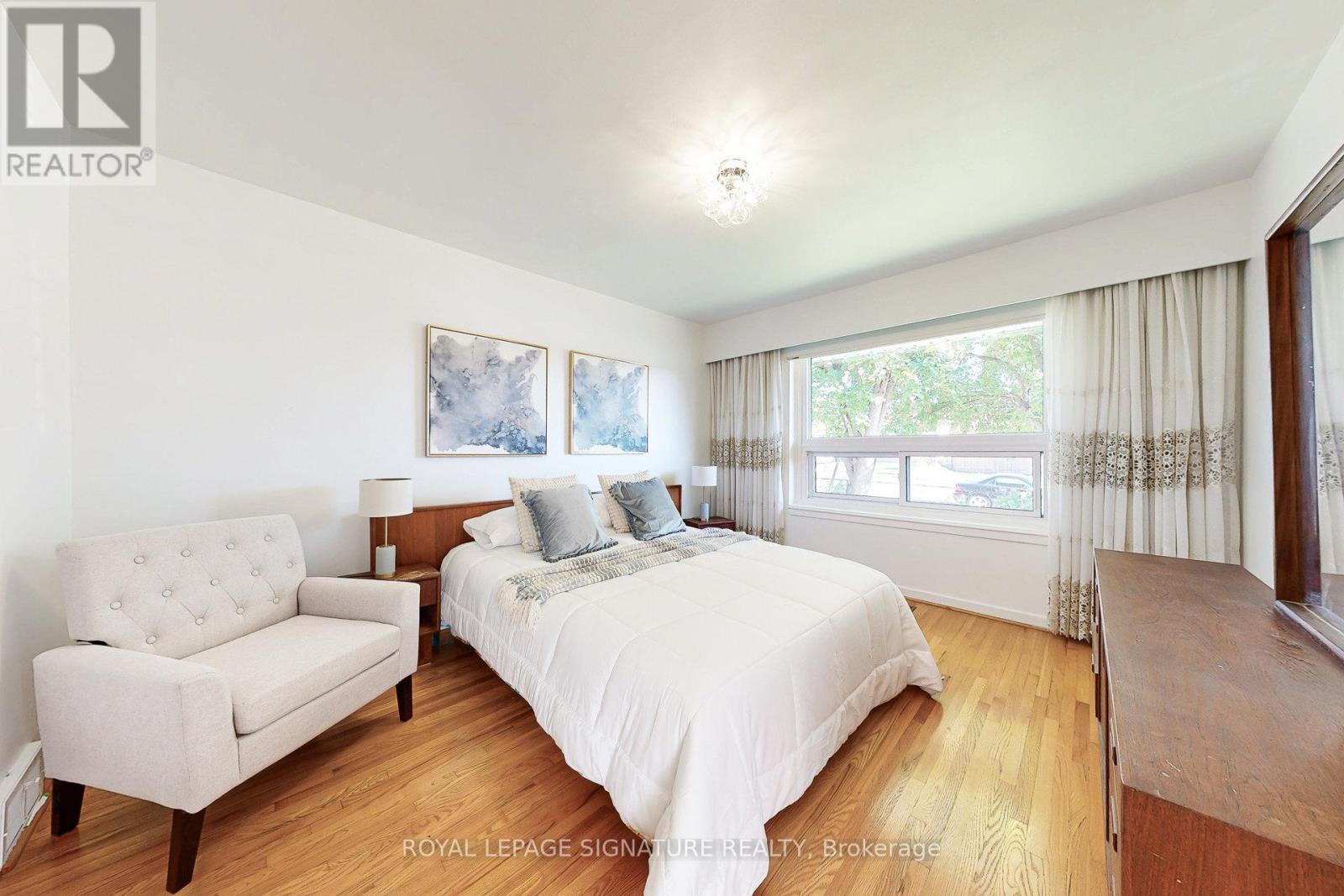 78 Langholm Drive, Toronto, Ontario  M3M 2R8 - Photo 18 - W12425608