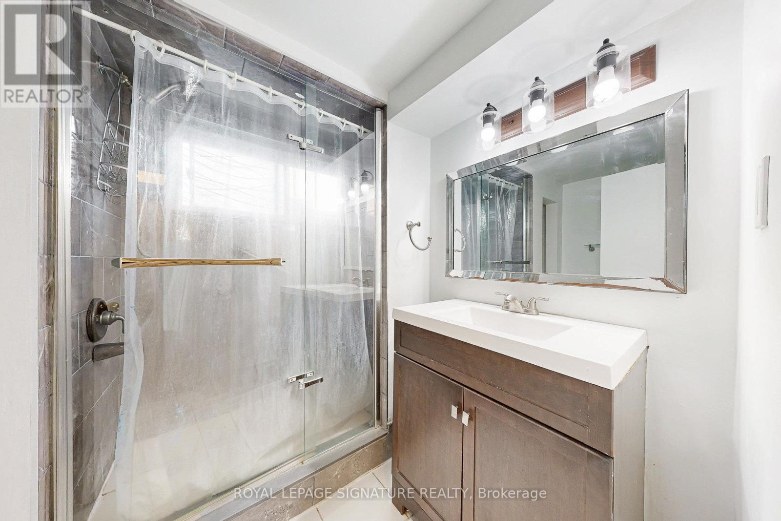78 Langholm Drive, Toronto, Ontario  M3M 2R8 - Photo 26 - W12425608