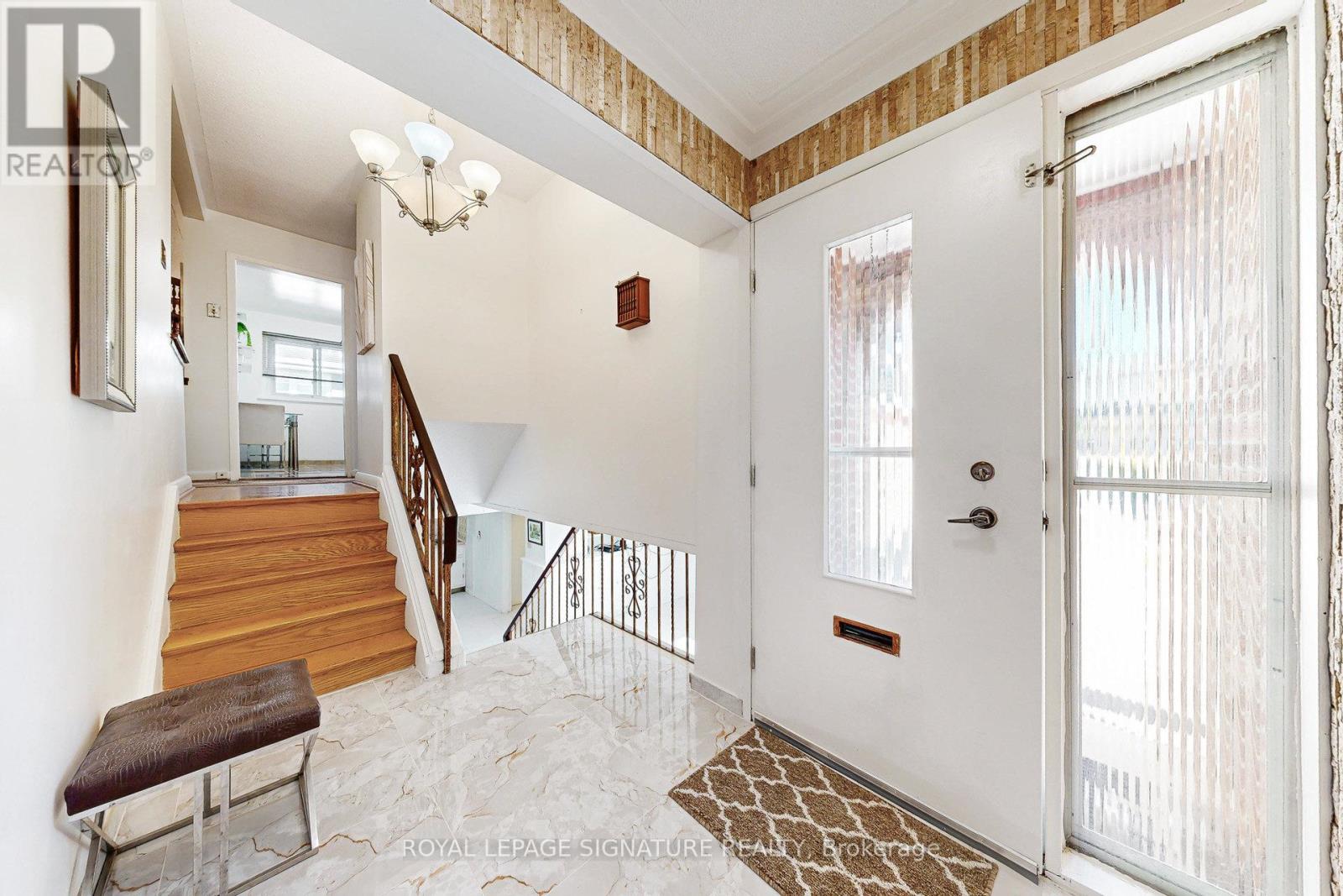 78 Langholm Drive, Toronto, Ontario  M3M 2R8 - Photo 4 - W12425608