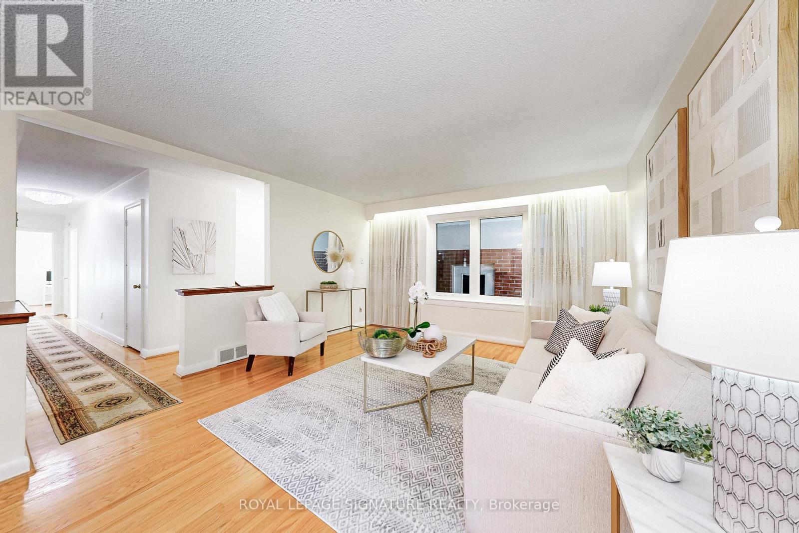 78 Langholm Drive, Toronto, Ontario  M3M 2R8 - Photo 7 - W12425608