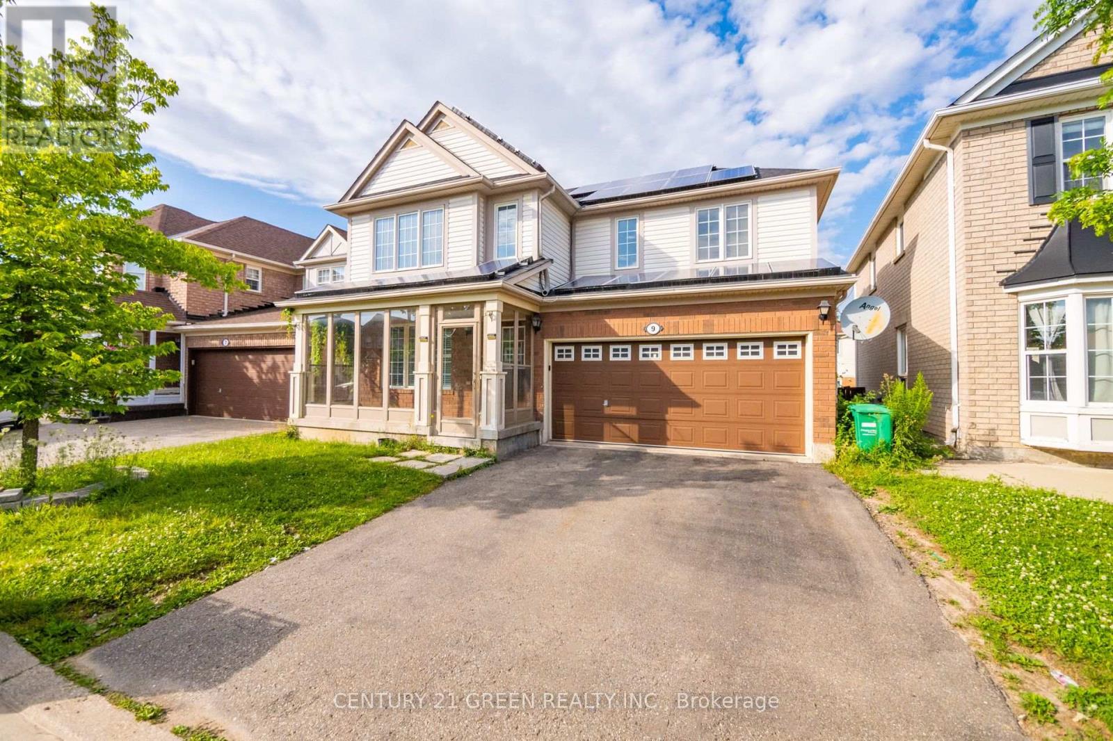 9 Mortimer Drive, Brampton, Ontario  L7A 3N1 - Photo 2 - W12425615