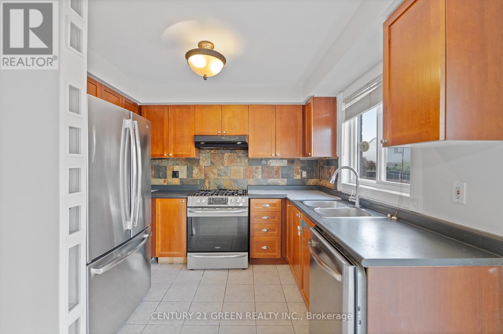 9 Mortimer Drive, Brampton, Ontario  L7A 3N1 - Photo 20 - W12425615