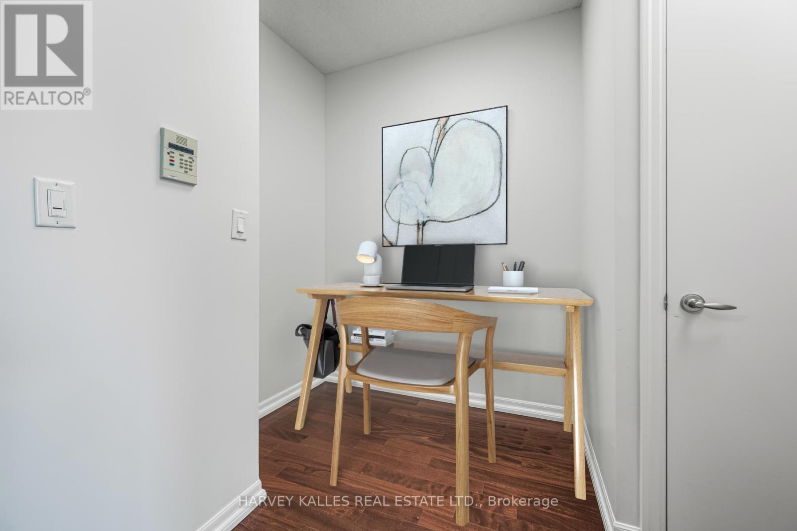 1703 - 300 Bloor Street E, Toronto, Ontario  M4W 3Y2 - Photo 5 - C12424969