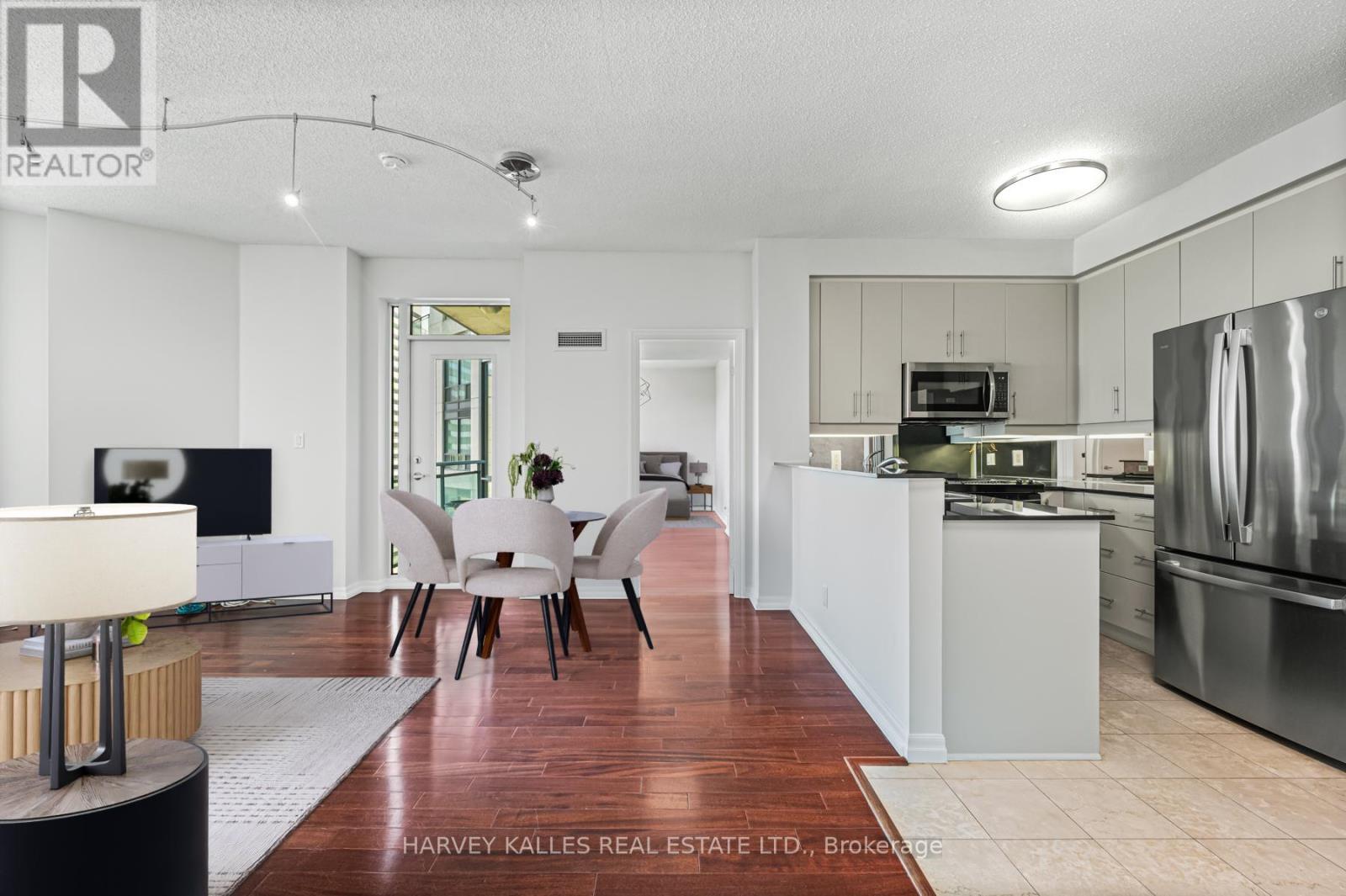 1703 - 300 Bloor Street E, Toronto, Ontario  M4W 3Y2 - Photo 3 - C12424969