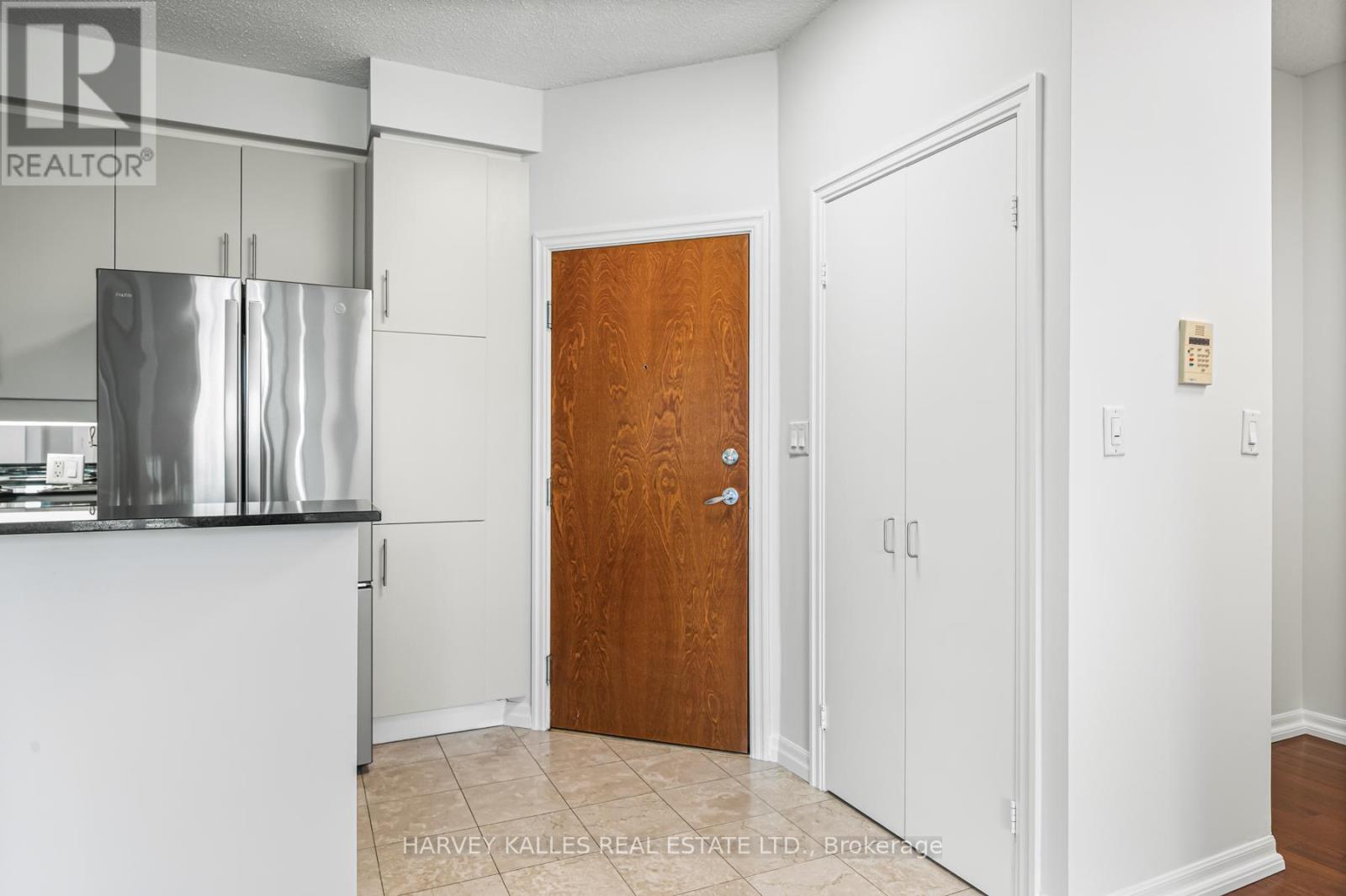 1703 - 300 Bloor Street E, Toronto, Ontario  M4W 3Y2 - Photo 9 - C12424969