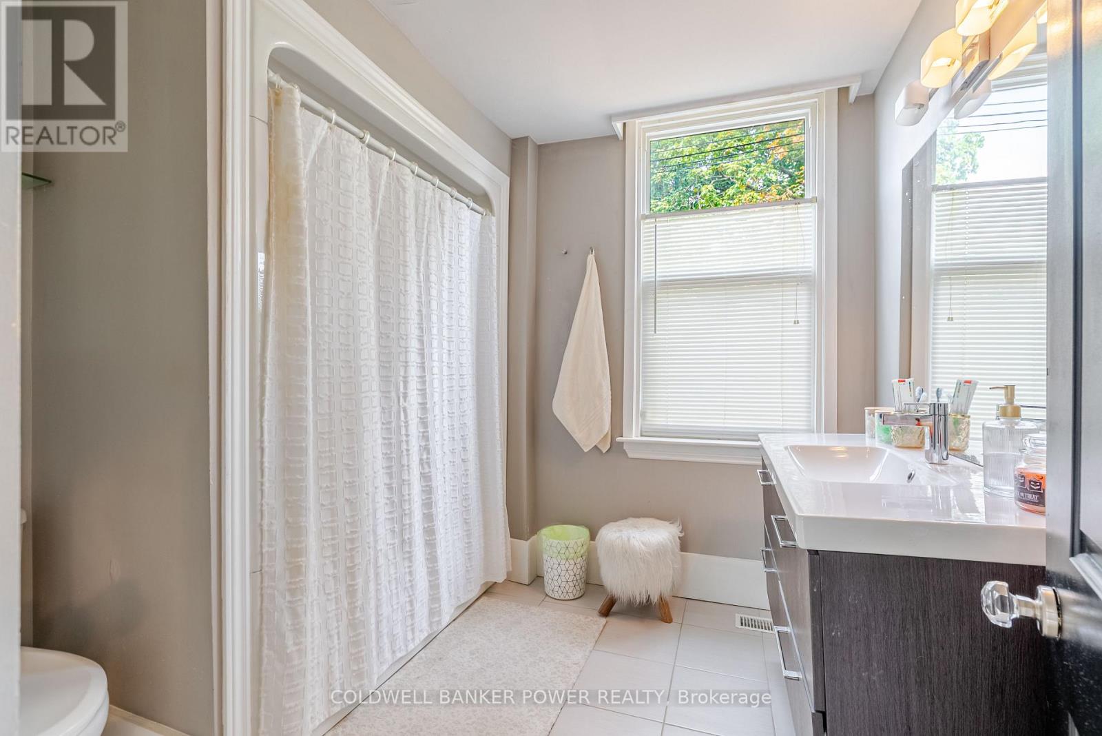 19 Cynthia Street, London South, Ontario  N6C 3G2 - Photo 11 - X12424064