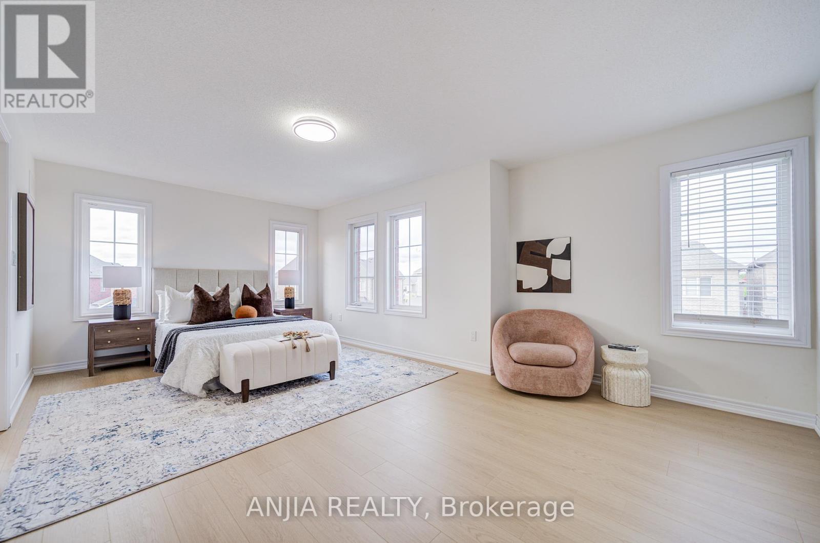 1 Bellflower Lane, Richmond Hill, Ontario  L4E 1E7 - Photo 31 - N12411983