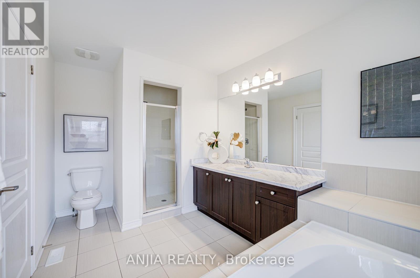 1 Bellflower Lane, Richmond Hill, Ontario  L4E 1E7 - Photo 36 - N12411983