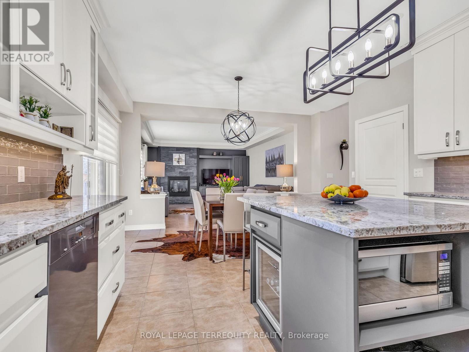 98 Michael Drive, Welland, Ontario  L3C 0A7 - Photo 12 - X12425601