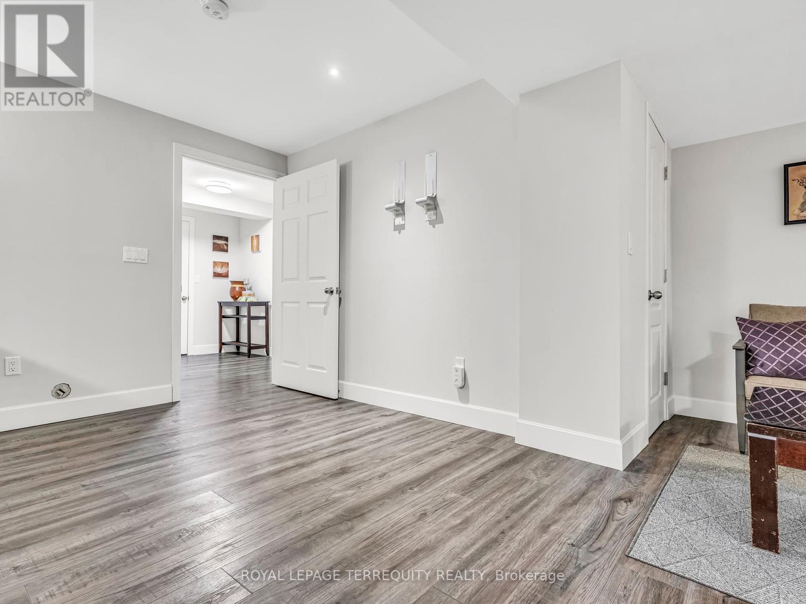 98 Michael Drive, Welland, Ontario  L3C 0A7 - Photo 37 - X12425601