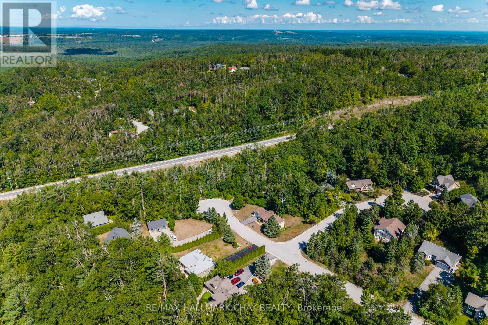 32 Valleycrest Drive, Oro-Medonte, Ontario  L0L 2L0 - Photo 47 - S12360910