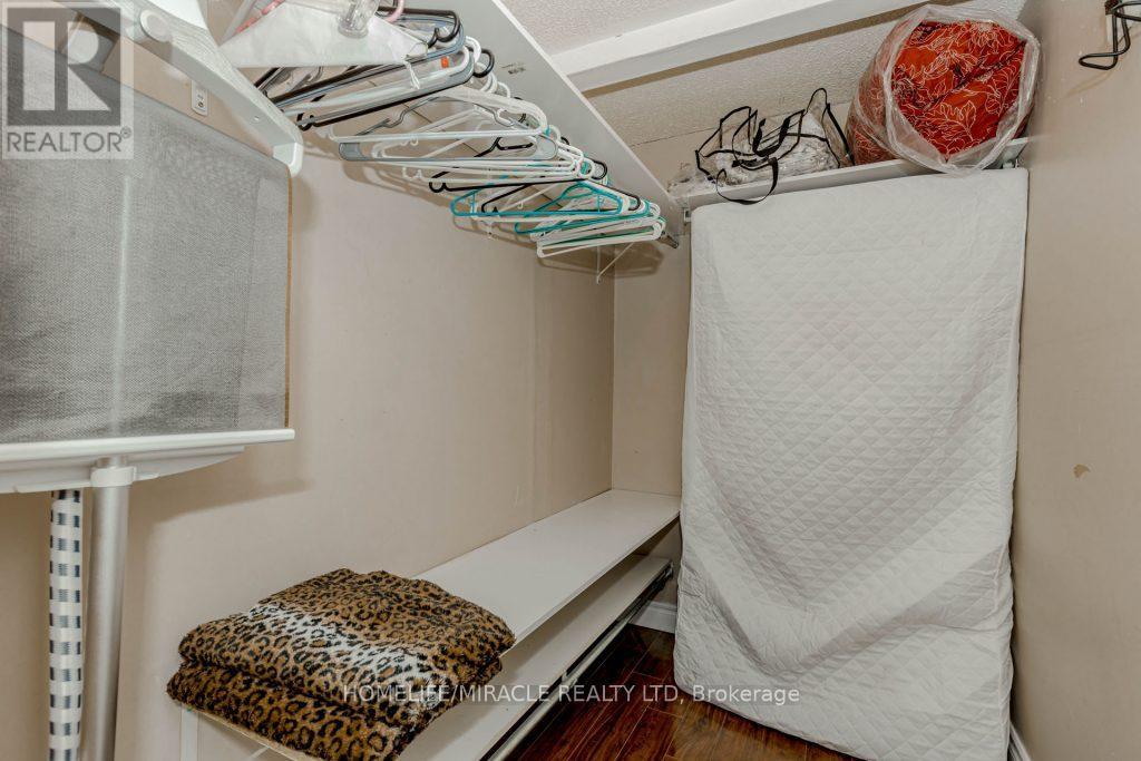 6593 Edenwood Drive, Mississauga, Ontario  L5N 3E9 - Photo 22 - W12329014