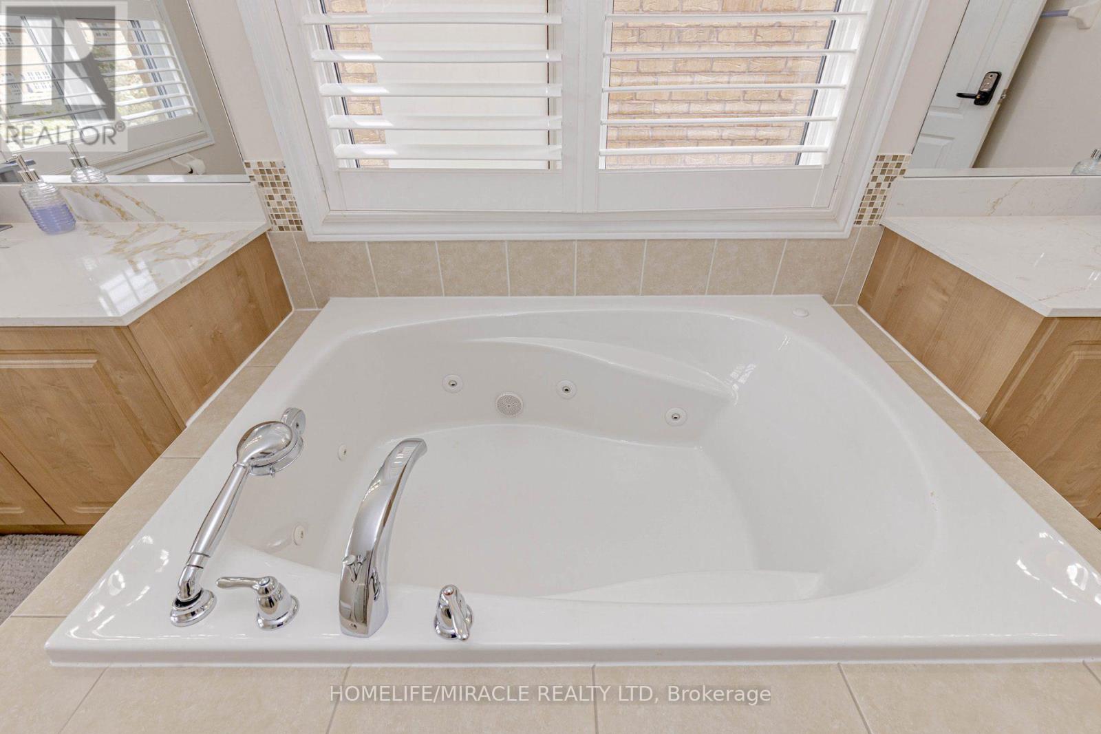 452 Nairn Circle, Milton, Ontario  L9T 8A6 - Photo 24 - W12386543