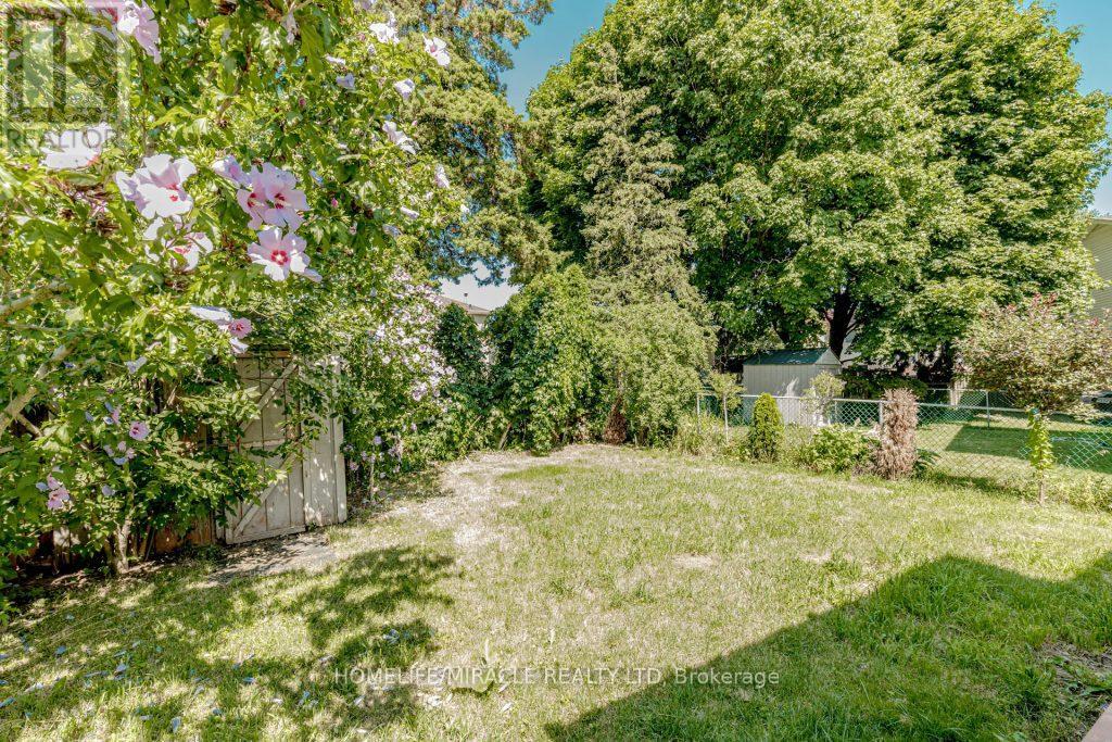 6593 Edenwood Drive, Mississauga, Ontario  L5N 3E9 - Photo 33 - W12329014