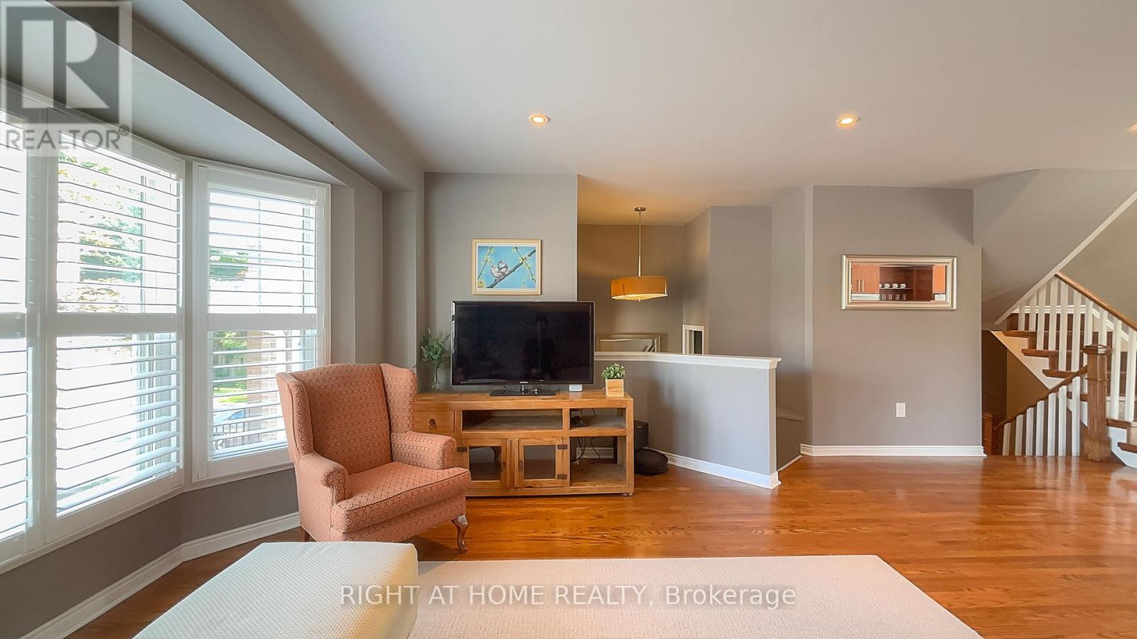 50 Tamarack Circle, Toronto, Ontario  M9P 3T9 - Photo 11 - W12403086