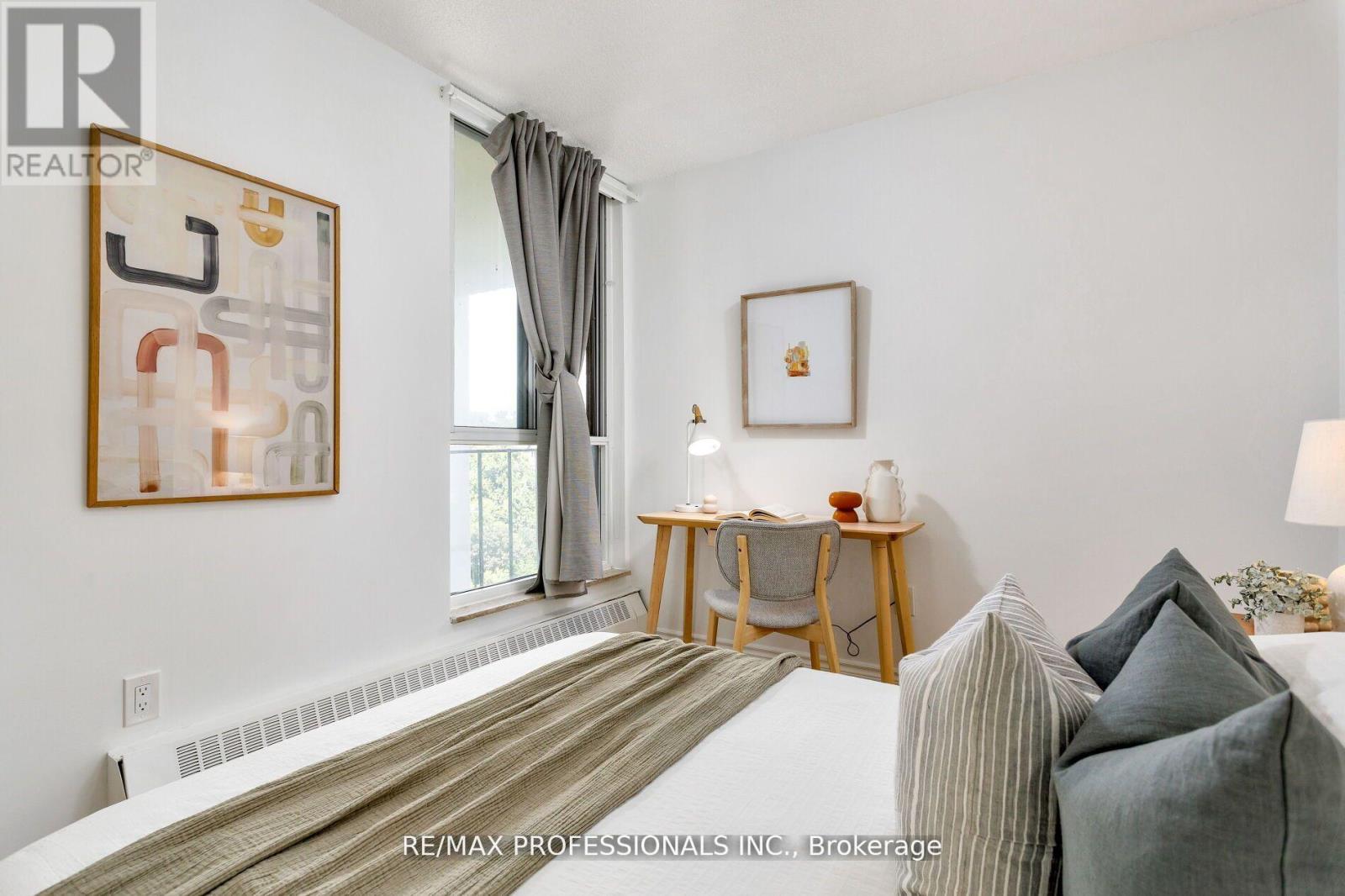 510 - 35 Ormskirk Avenue, Toronto, Ontario  M6S 1A8 - Photo 20 - W12424677