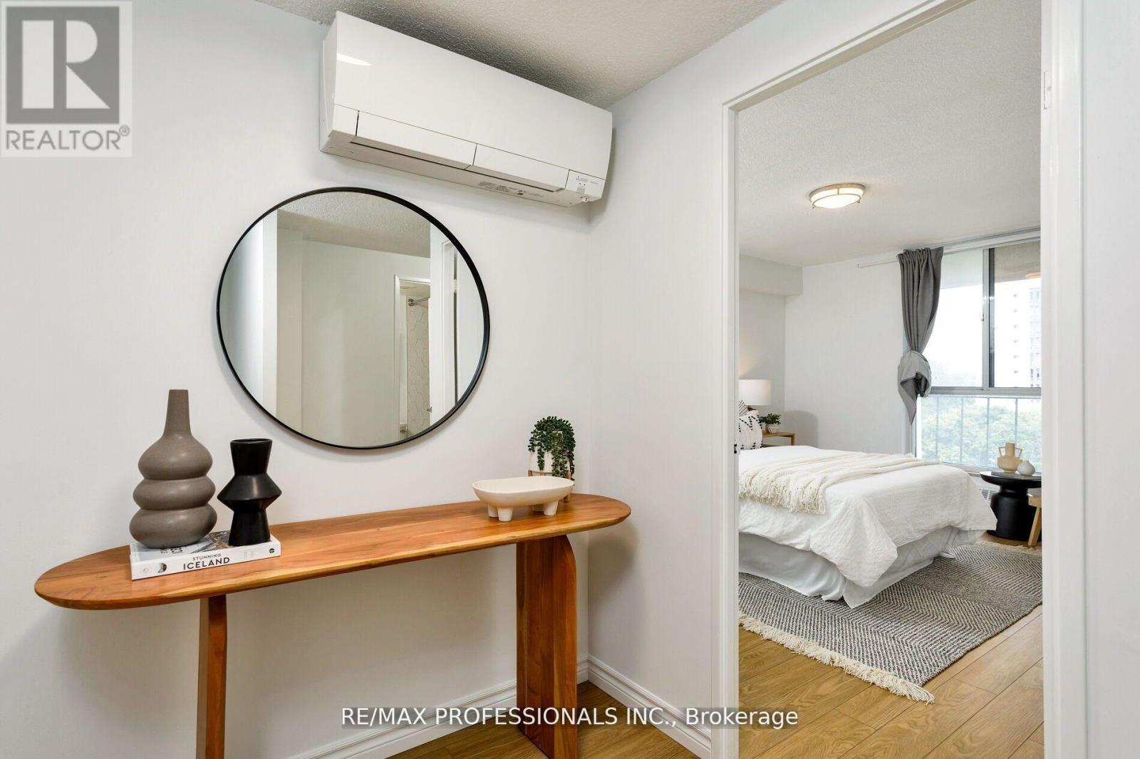 510 - 35 Ormskirk Avenue, Toronto, Ontario  M6S 1A8 - Photo 15 - W12424677