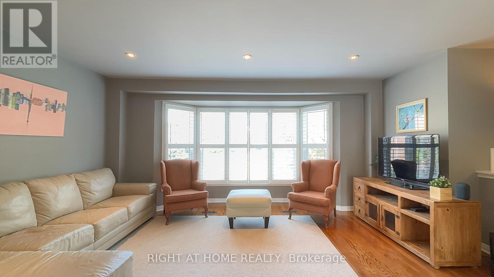 50 Tamarack Circle, Toronto, Ontario  M9P 3T9 - Photo 12 - W12403086