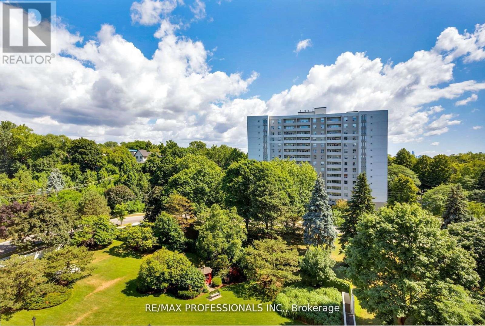 510 - 35 Ormskirk Avenue, Toronto, Ontario  M6S 1A8 - Photo 29 - W12424677