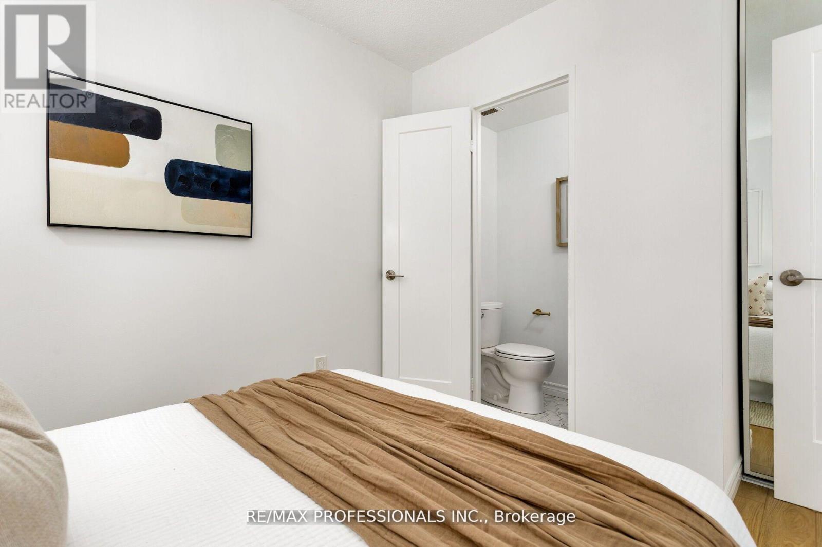 510 - 35 Ormskirk Avenue, Toronto, Ontario  M6S 1A8 - Photo 13 - W12424677