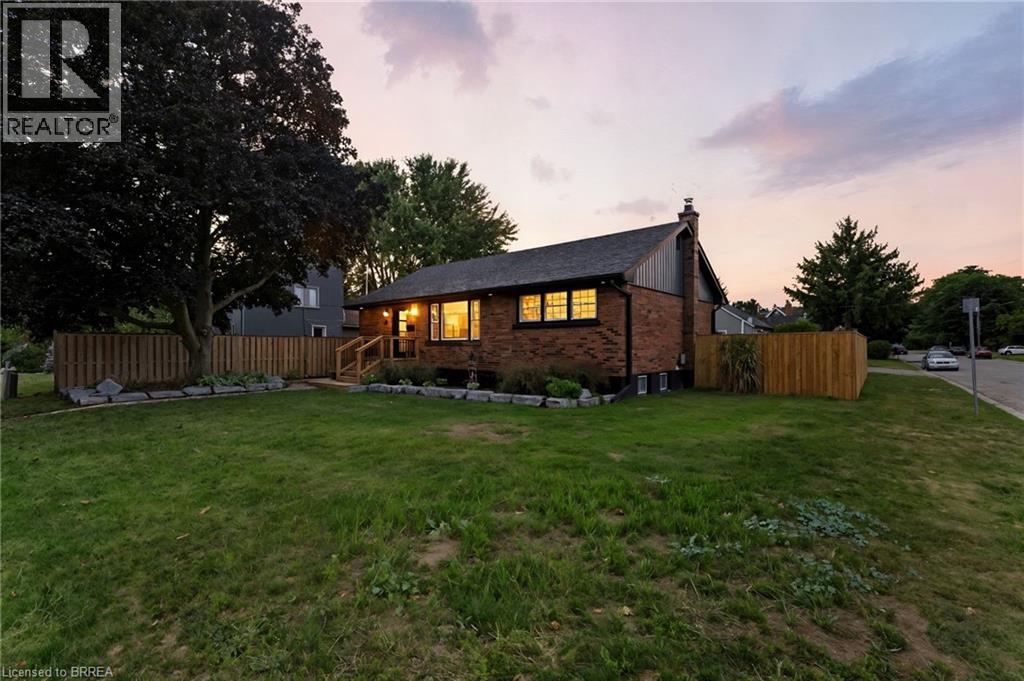 61 CLENCH Avenue, Brantford, Ontario
