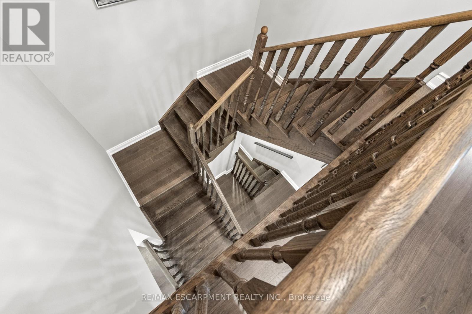 107 Avanti Crescent, Hamilton, Ontario  L8B 1W7 - Photo 24 - X12395672