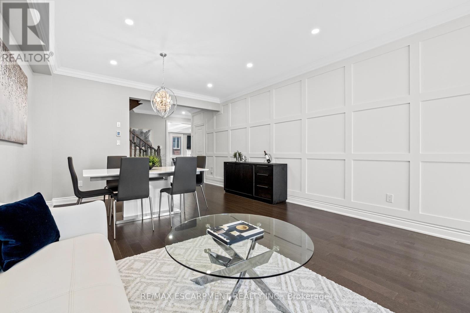107 Avanti Crescent, Hamilton, Ontario  L8B 1W7 - Photo 7 - X12395672