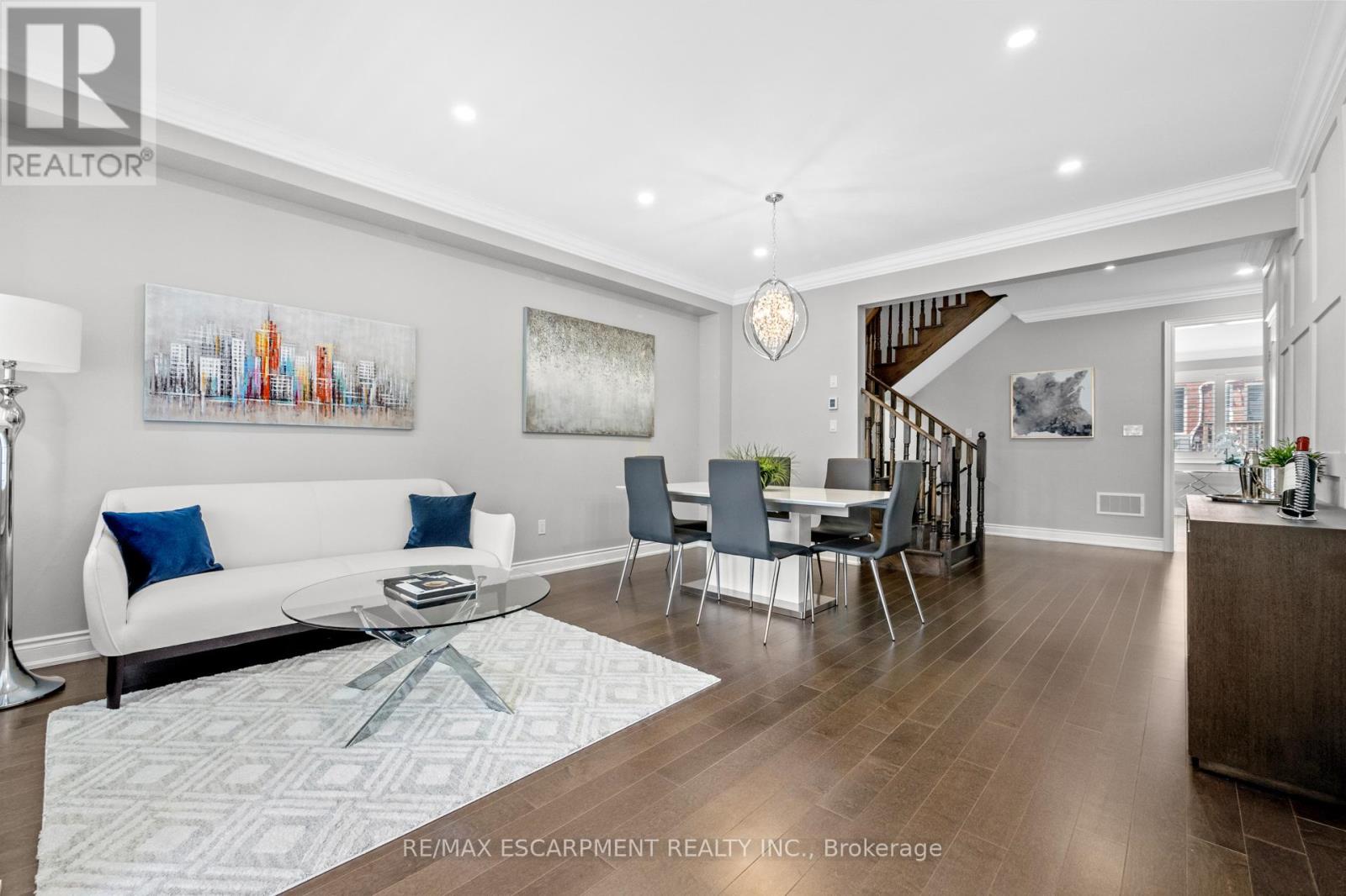 107 Avanti Crescent, Hamilton, Ontario  L8B 1W7 - Photo 6 - X12395672