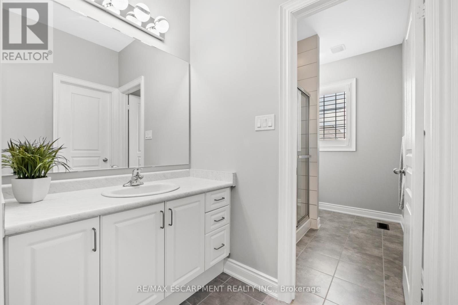 107 Avanti Crescent, Hamilton, Ontario  L8B 1W7 - Photo 37 - X12395672