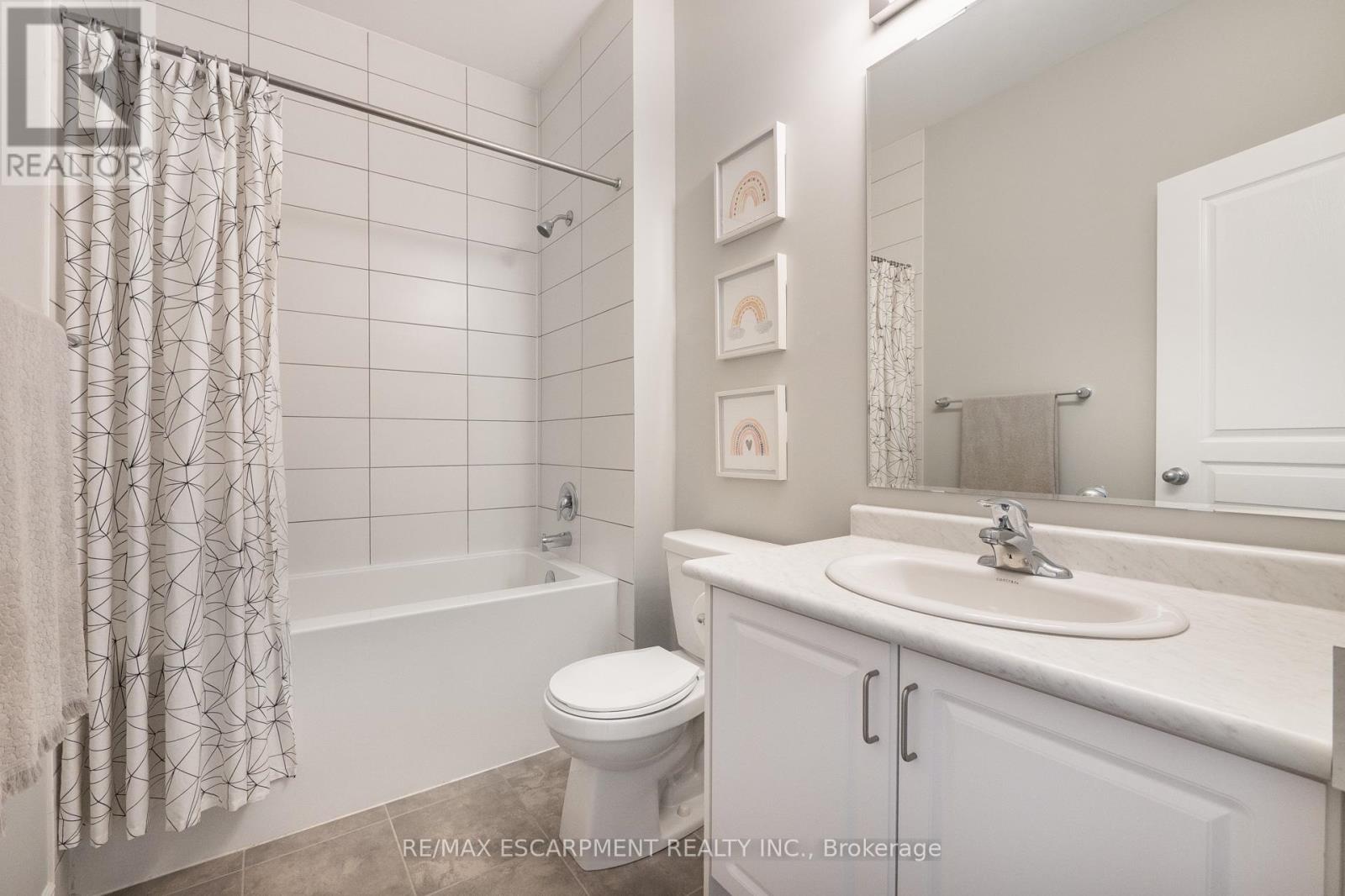 107 Avanti Crescent, Hamilton, Ontario  L8B 1W7 - Photo 35 - X12395672