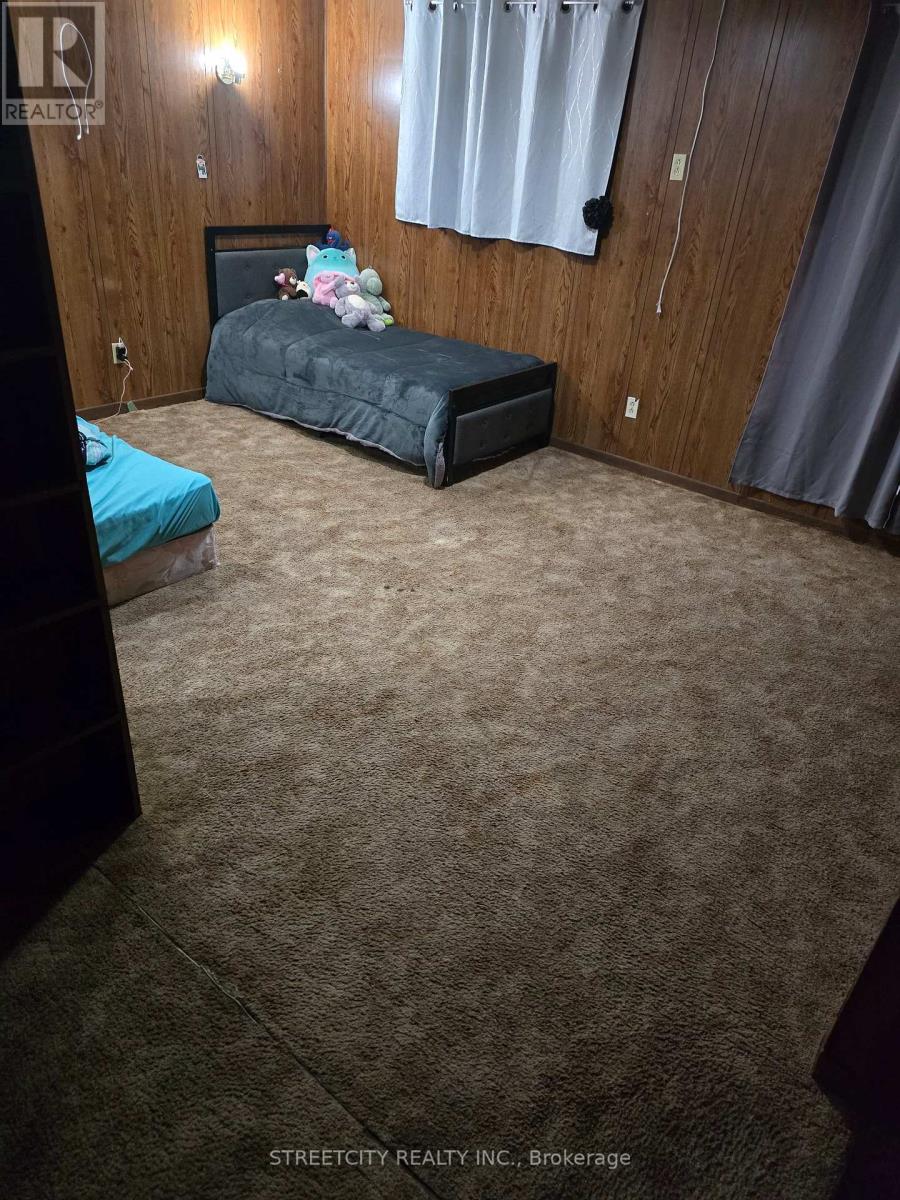 993 Osgoode Drive, London South (South Y), Ontario  N6E 1C9 - Photo 13 - X12340095