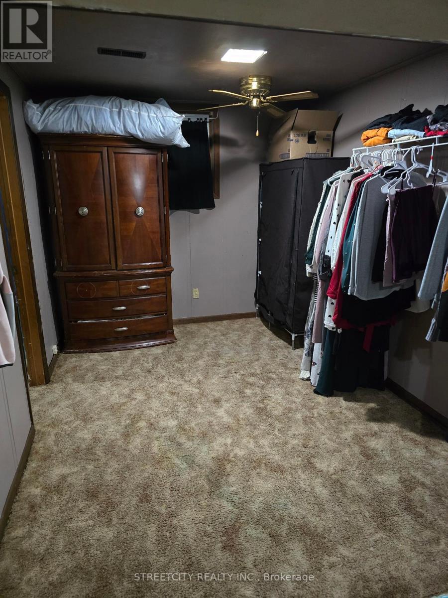 993 Osgoode Drive, London South (South Y), Ontario  N6E 1C9 - Photo 17 - X12340095