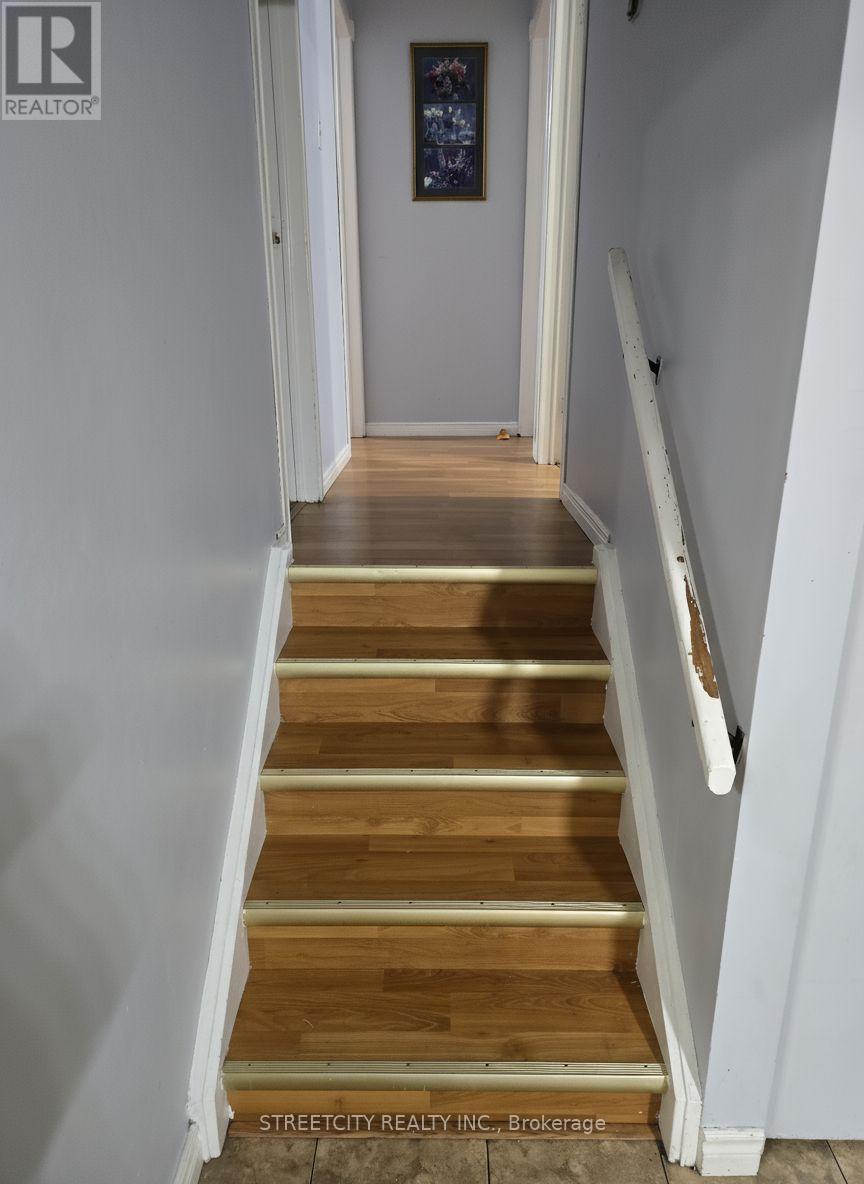 993 Osgoode Drive, London South (South Y), Ontario  N6E 1C9 - Photo 8 - X12340095