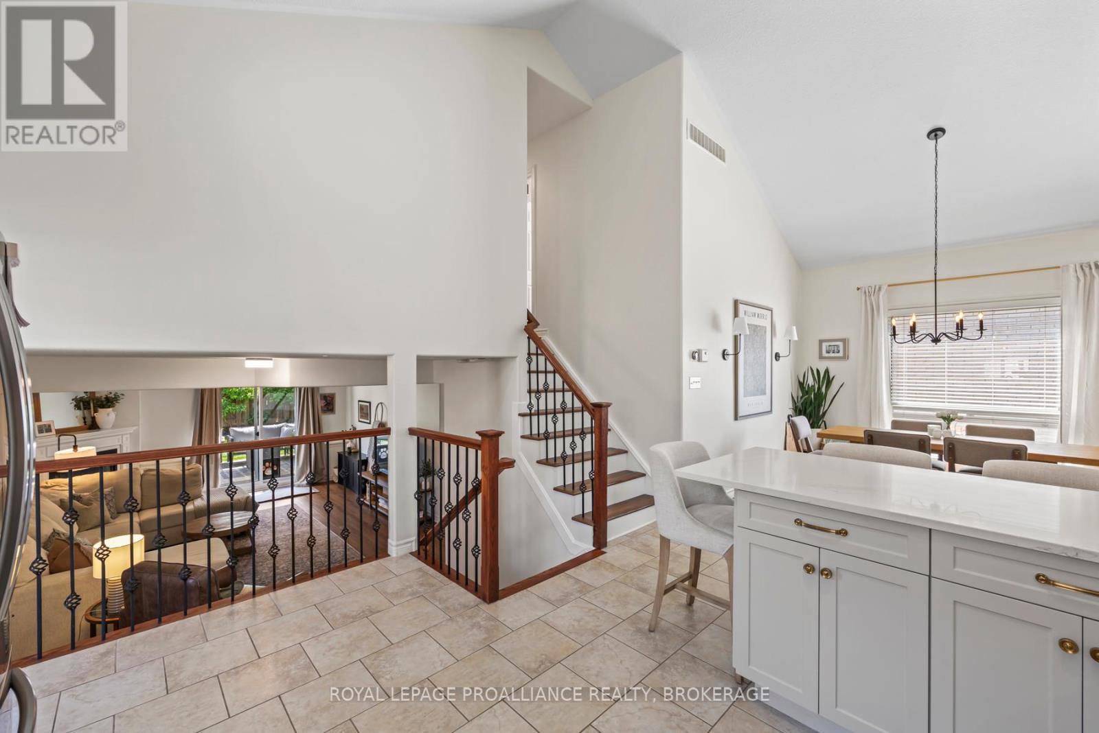 7 Gardiner Street, Belleville, Ontario  K8N 0L8 - Photo 17 - X12425853