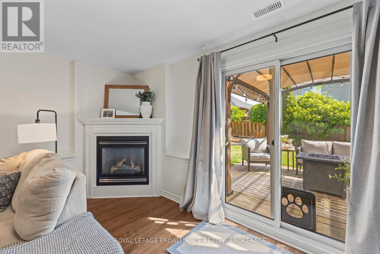 7 Gardiner Street, Belleville, Ontario  K8N 0L8 - Photo 23 - X12425853