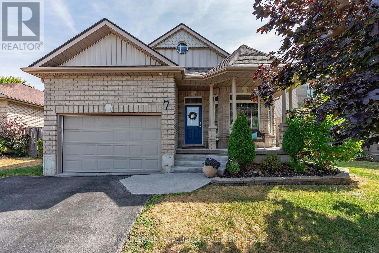 7 Gardiner Street, Belleville, Ontario  K8N 0L8 - Photo 3 - X12425853