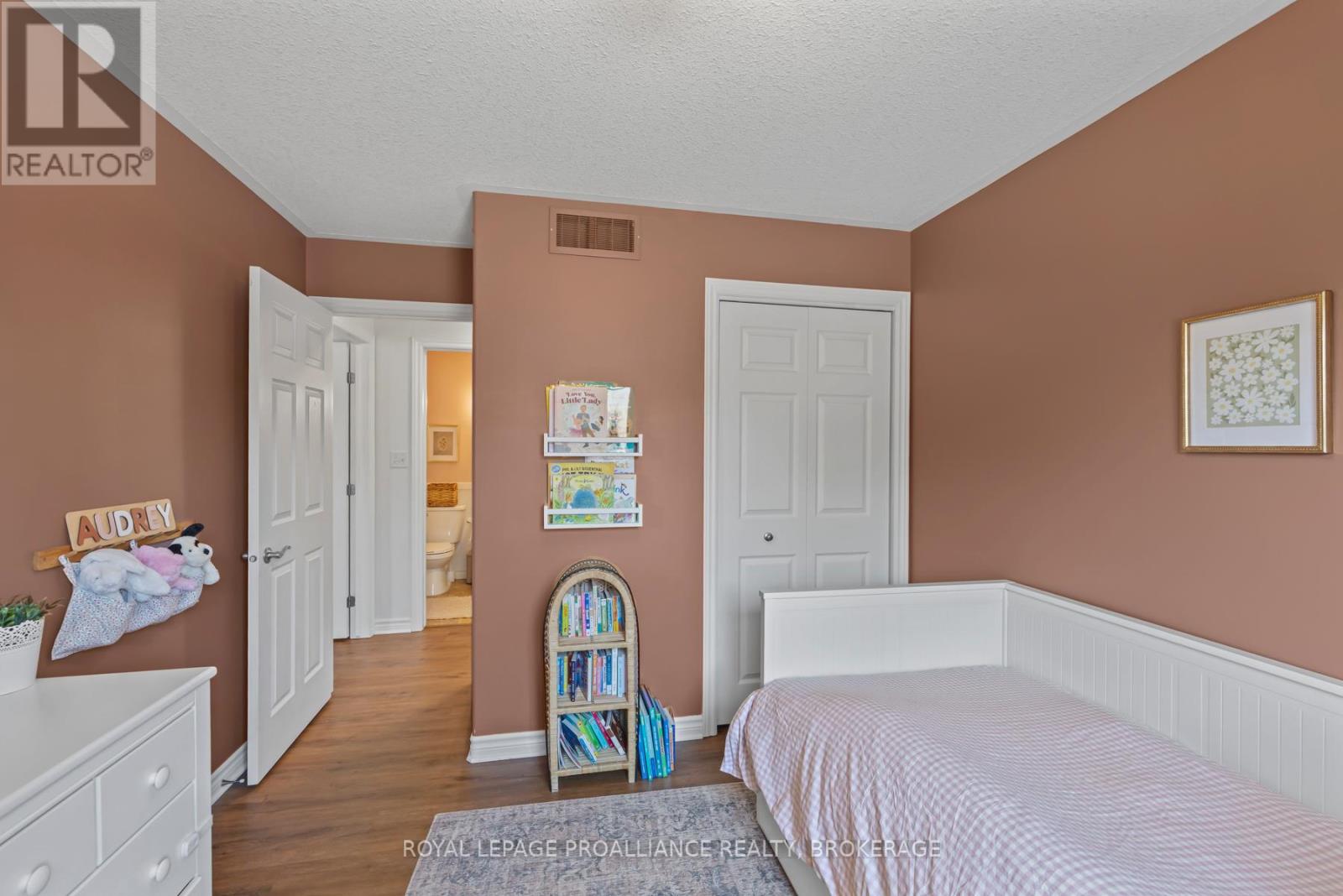 7 Gardiner Street, Belleville, Ontario  K8N 0L8 - Photo 33 - X12425853