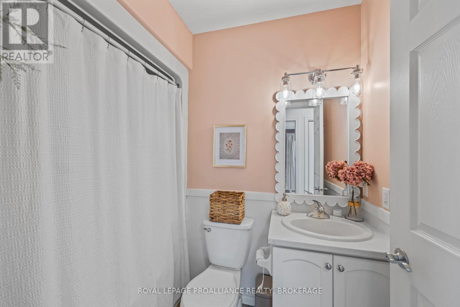 7 Gardiner Street, Belleville, Ontario  K8N 0L8 - Photo 34 - X12425853