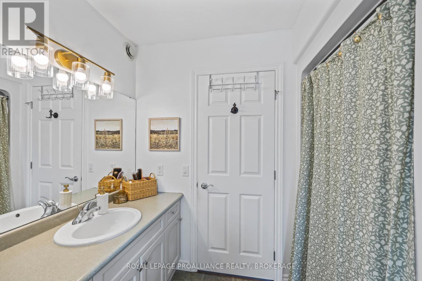 7 Gardiner Street, Belleville, Ontario  K8N 0L8 - Photo 40 - X12425853