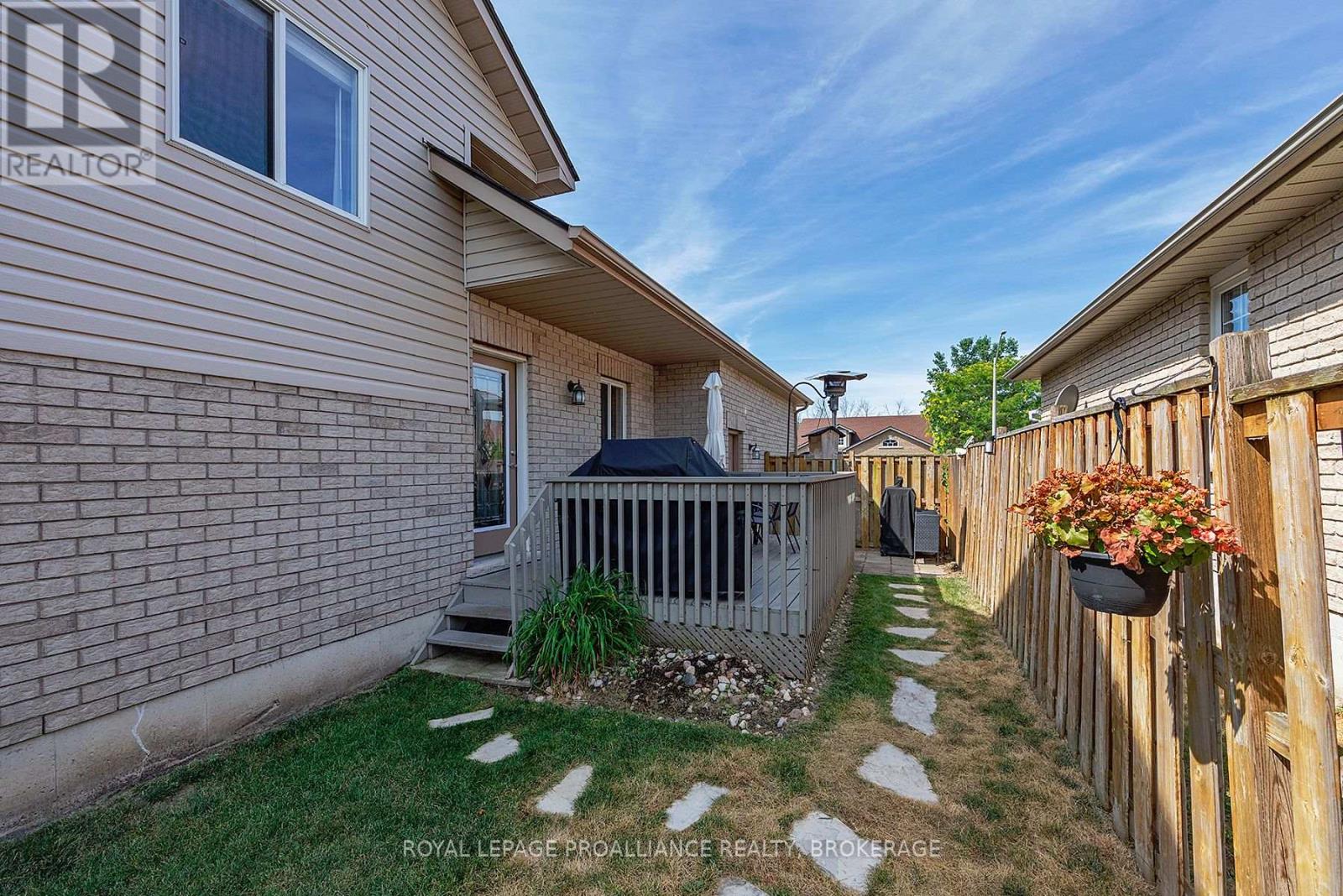 7 Gardiner Street, Belleville, Ontario  K8N 0L8 - Photo 42 - X12425853