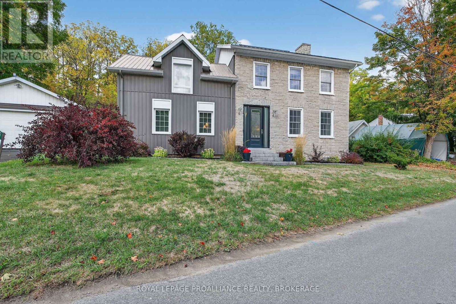 4519 Portland Avenue, Frontenac, Ontario  K0H 2T0 - Photo 3 - X12425859