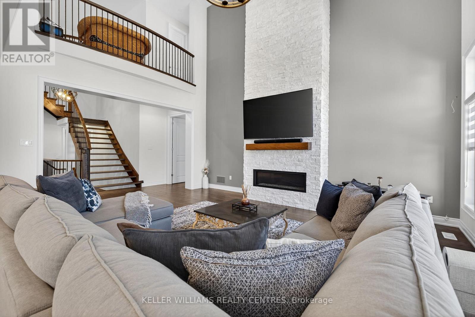10 Larkin Avenue, King, Ontario  L7B 0N8 - Photo 10 - N12421451